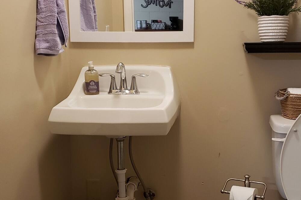 Photo of Bathroom in Lindenwald