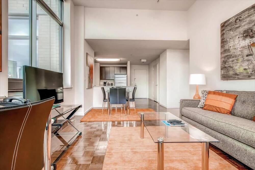 Photo of Livingroom in Hudson Exchange