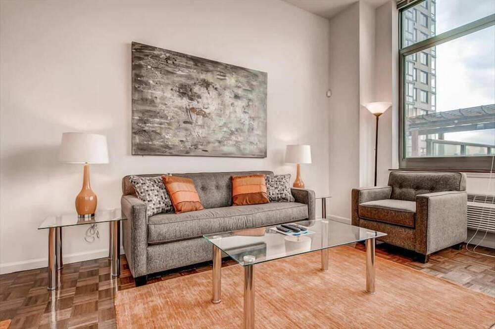 Photo of Livingroom in Hudson Exchange