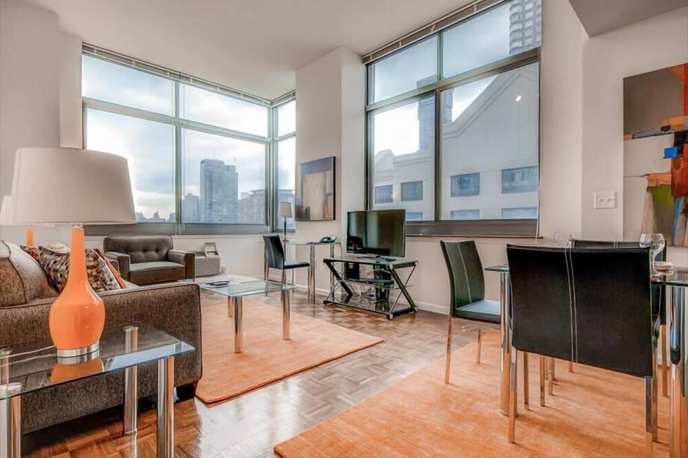 Photo of Livingroom in Hudson Exchange
