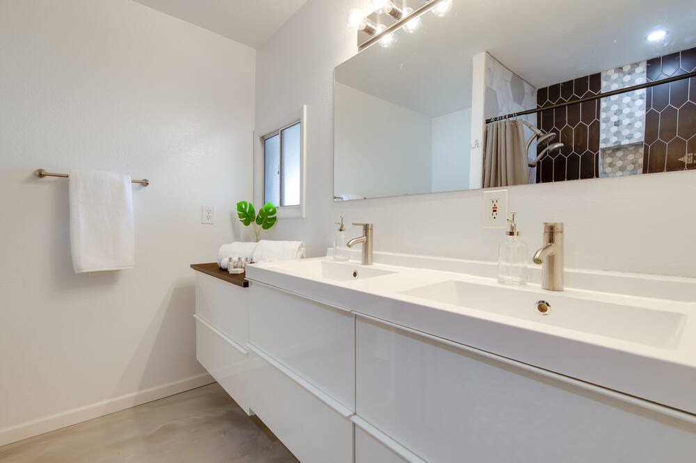 Photo of Bathroom in Pointe Scottsdale