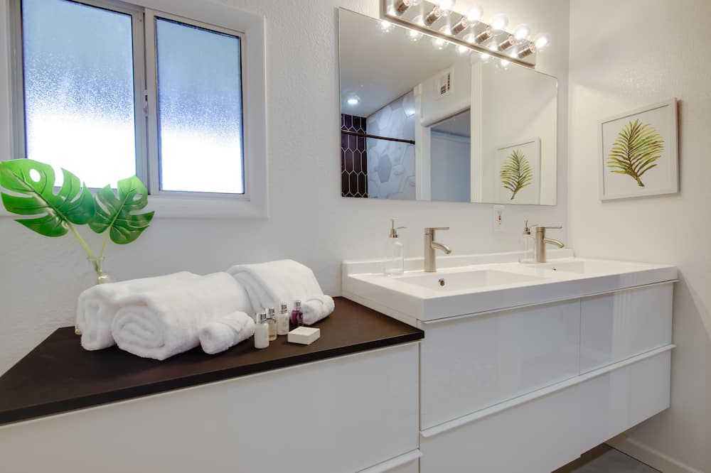 Photo of Bathroom in Pointe Scottsdale