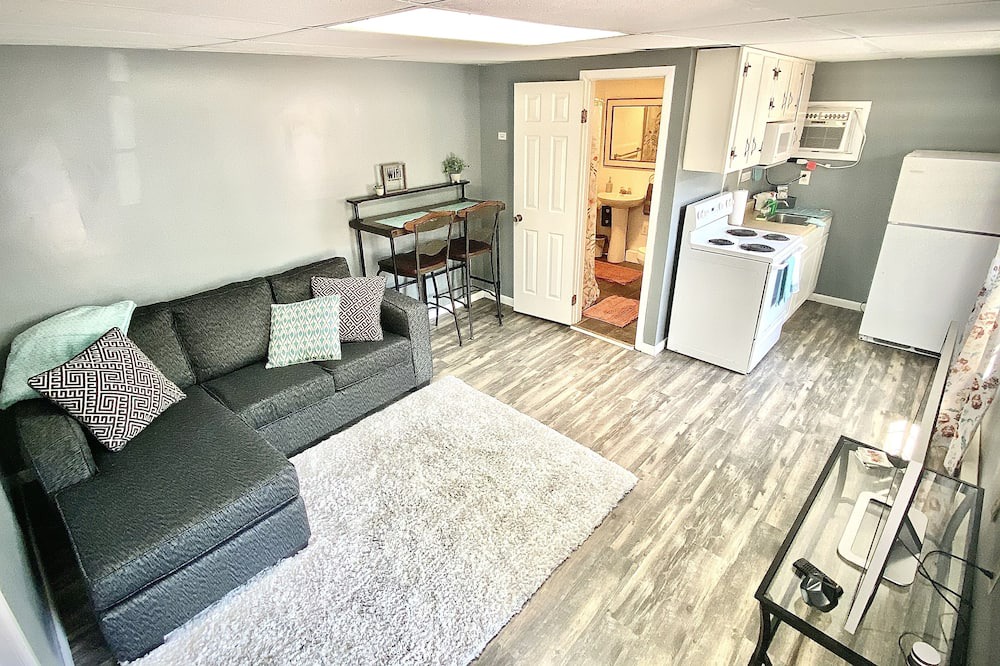 Photo of Livingroom in Ellerslie