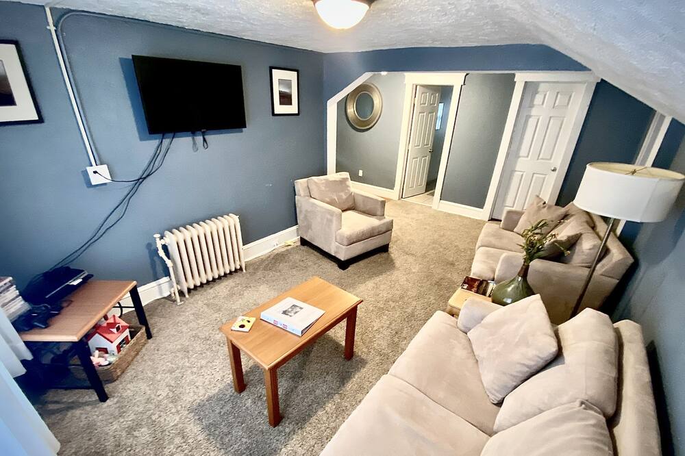 Photo of Livingroom in Ellerslie