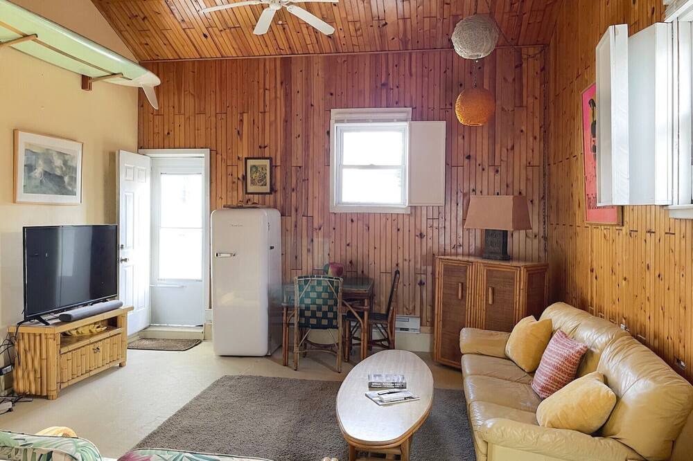 Photo of Livingroom in A-Zone