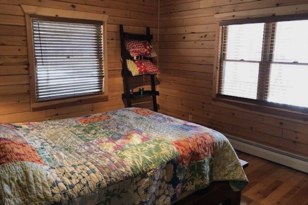 Photo of Bedroom in Russell