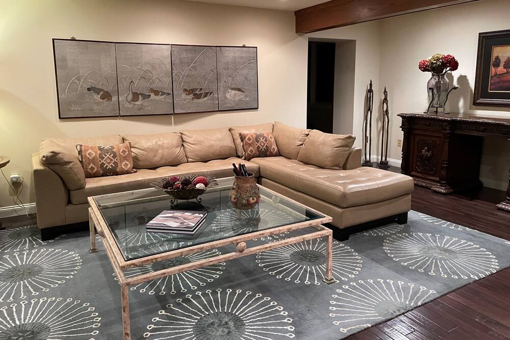 Photo of Livingroom in Fox Chapel