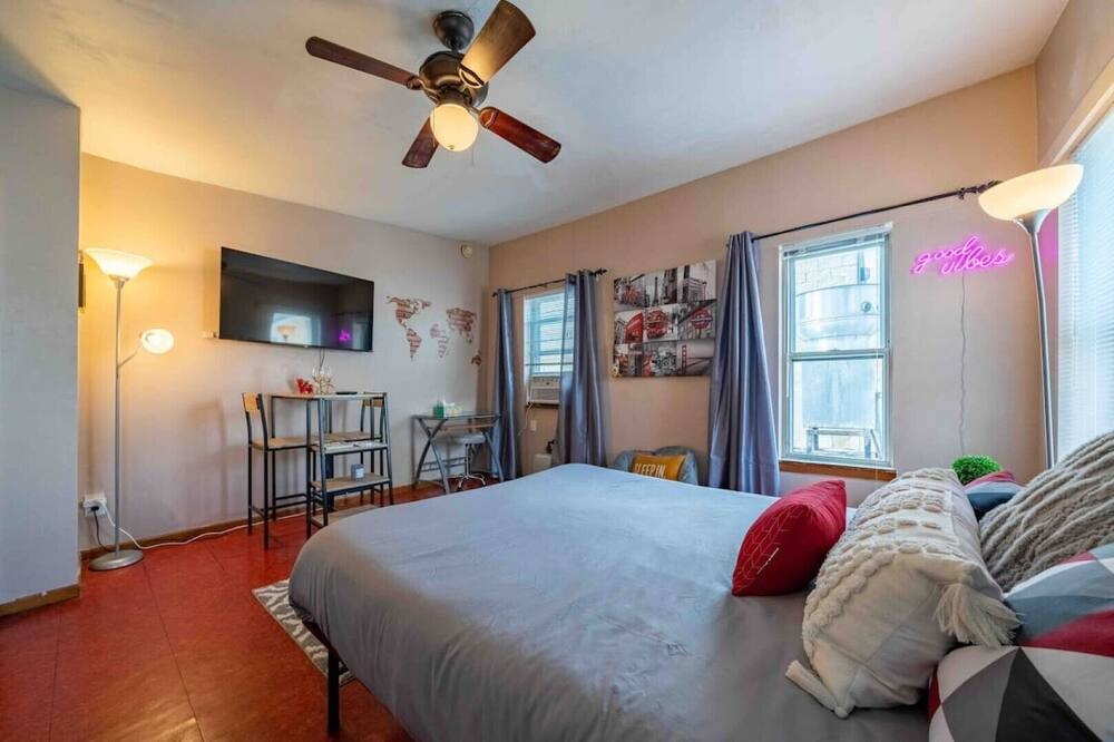 Photo of Bedroom in Spring Garden