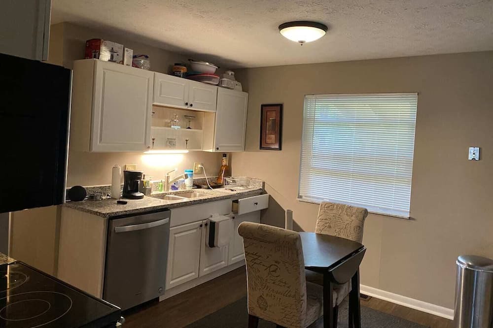 Photo of Kitchen in Summit Station