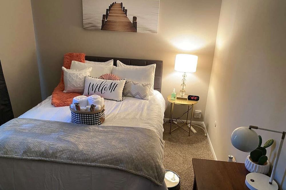 Photo of Bedroom in Summit Station