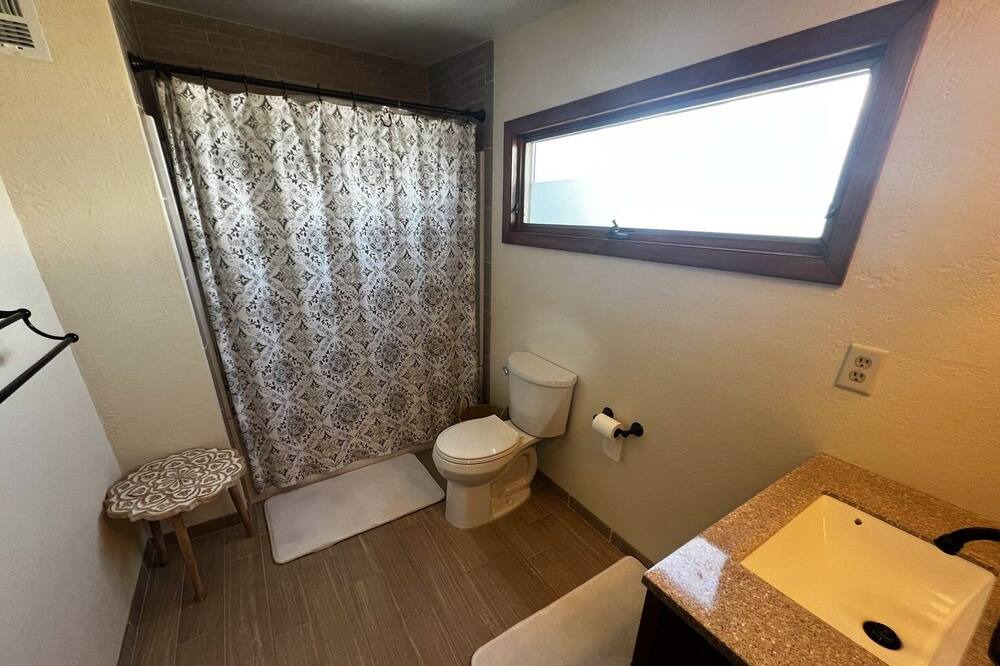 Photo of Bathroom in Townsend's Inlet