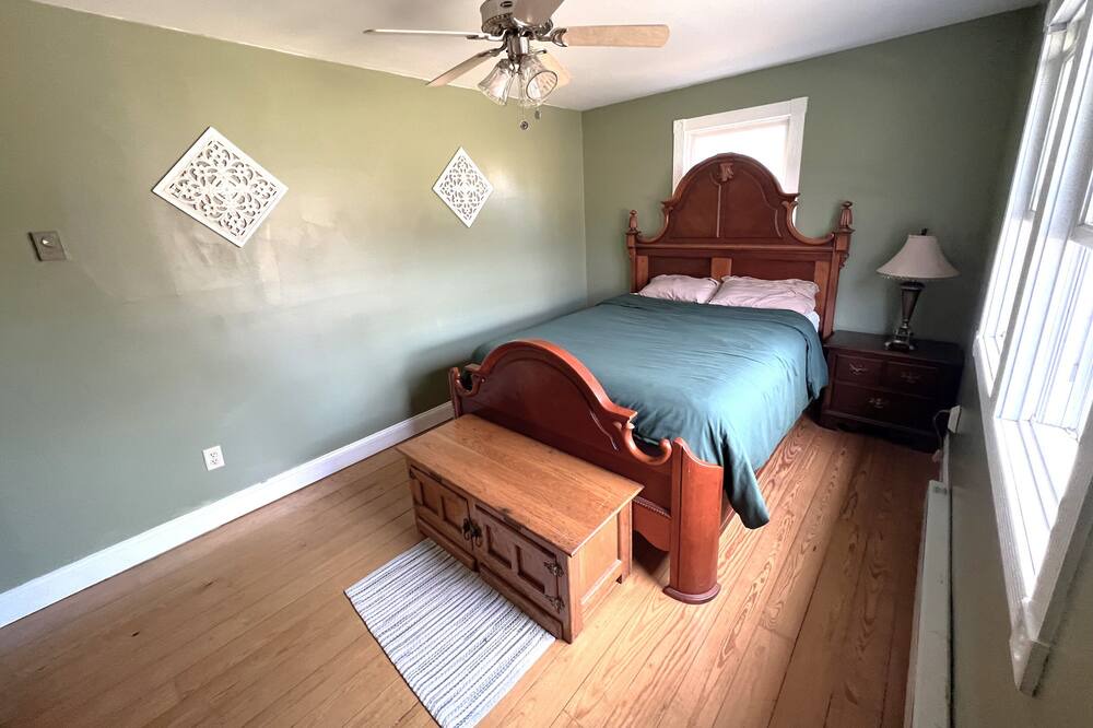 Photo of Bedroom in Paw Paw
