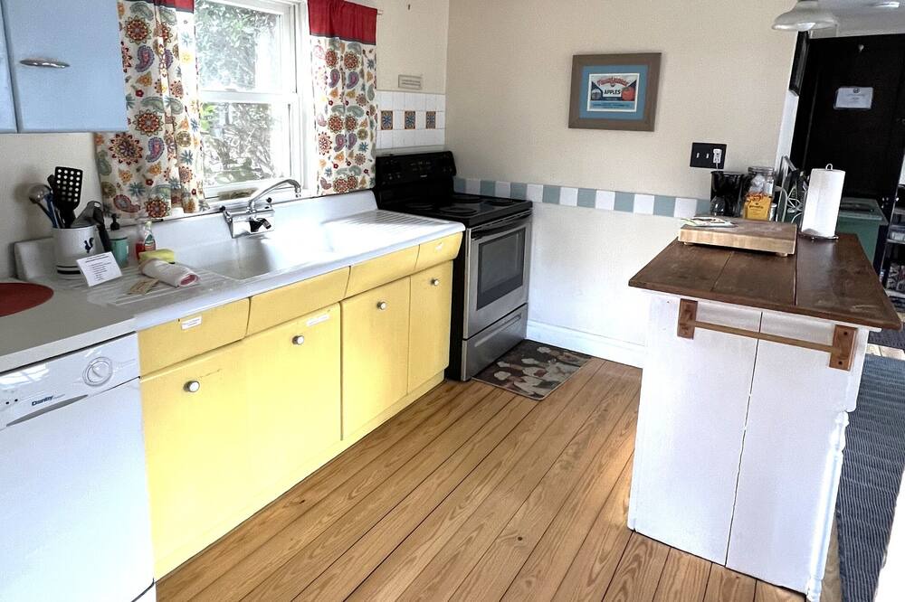 Photo of Kitchen in Paw Paw