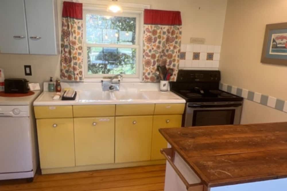 Photo of Kitchen in Paw Paw
