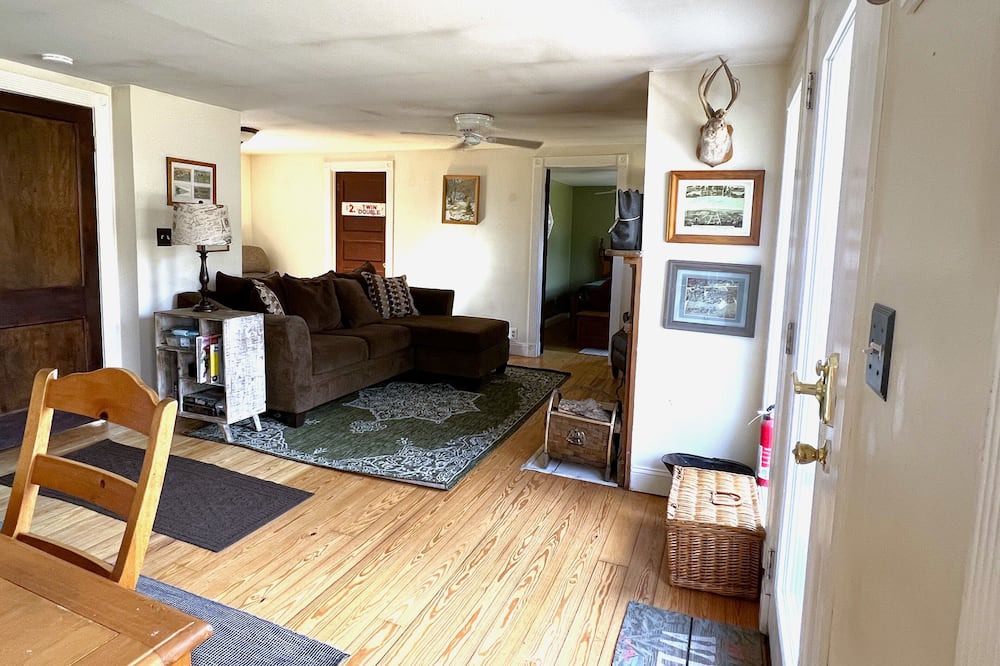 Photo of Livingroom in Paw Paw