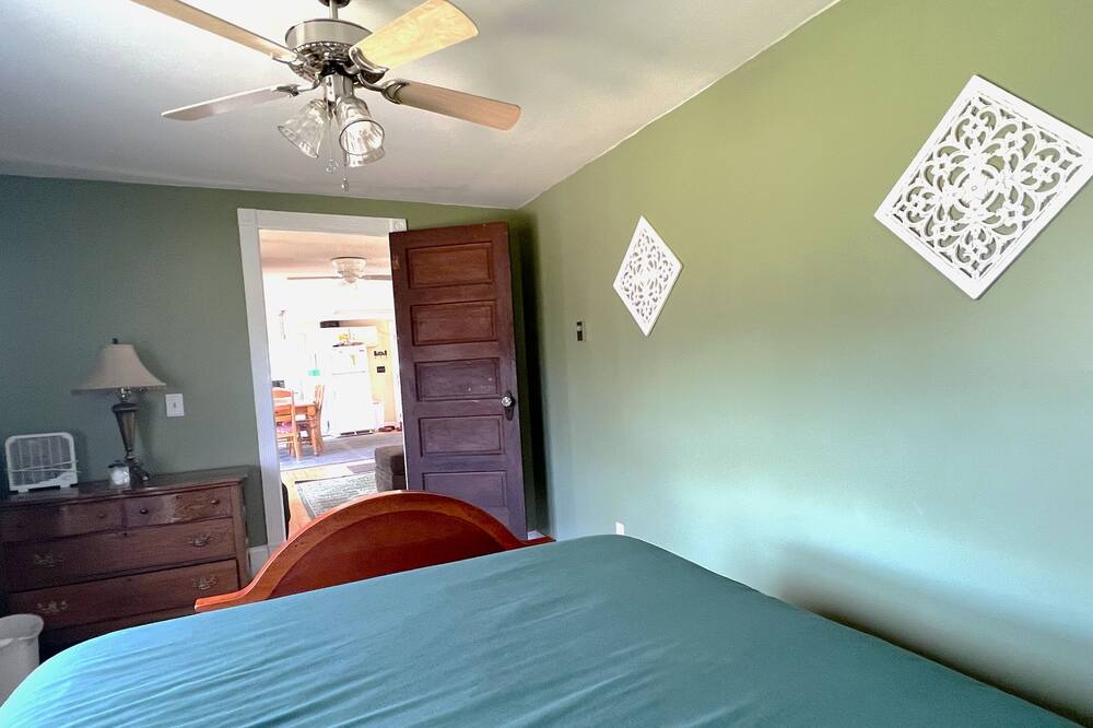 Photo of Bedroom in Paw Paw
