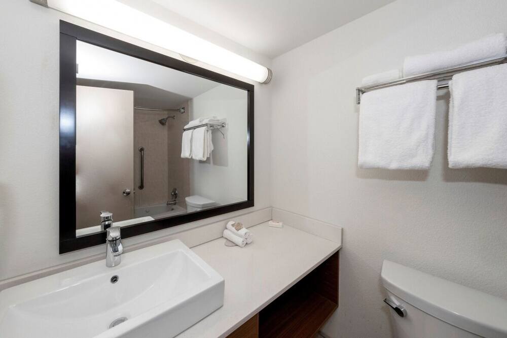 Photo of Bathroom in Carteret