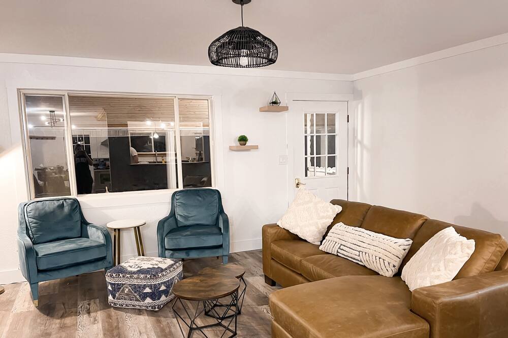 Photo of Livingroom in Borderland
