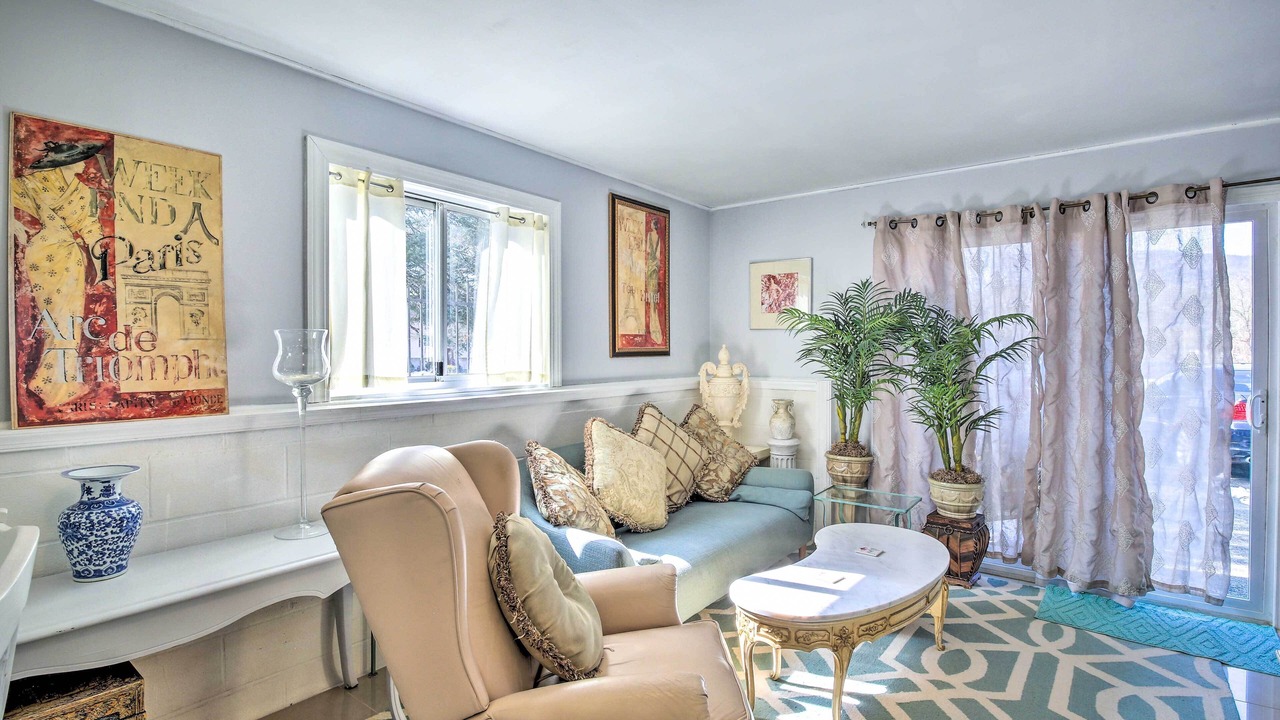 Photo of Livingroom in Hopewell Junction