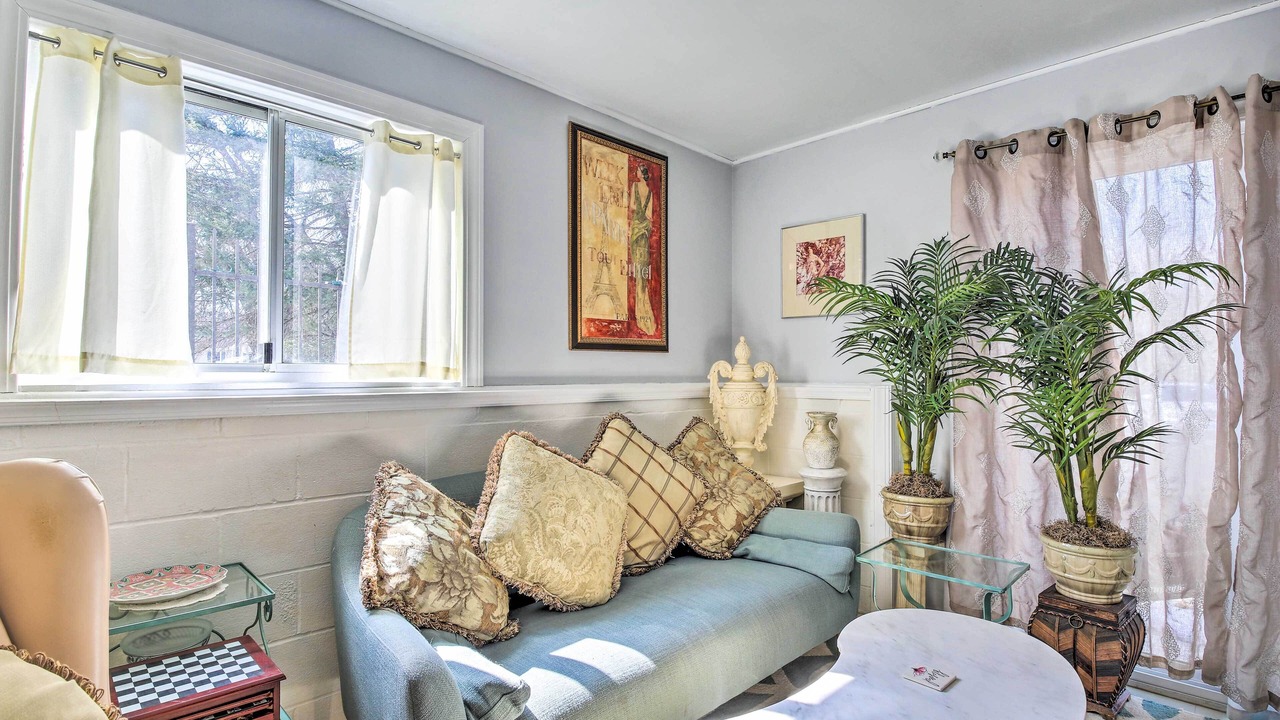 Photo of Livingroom in Hopewell Junction