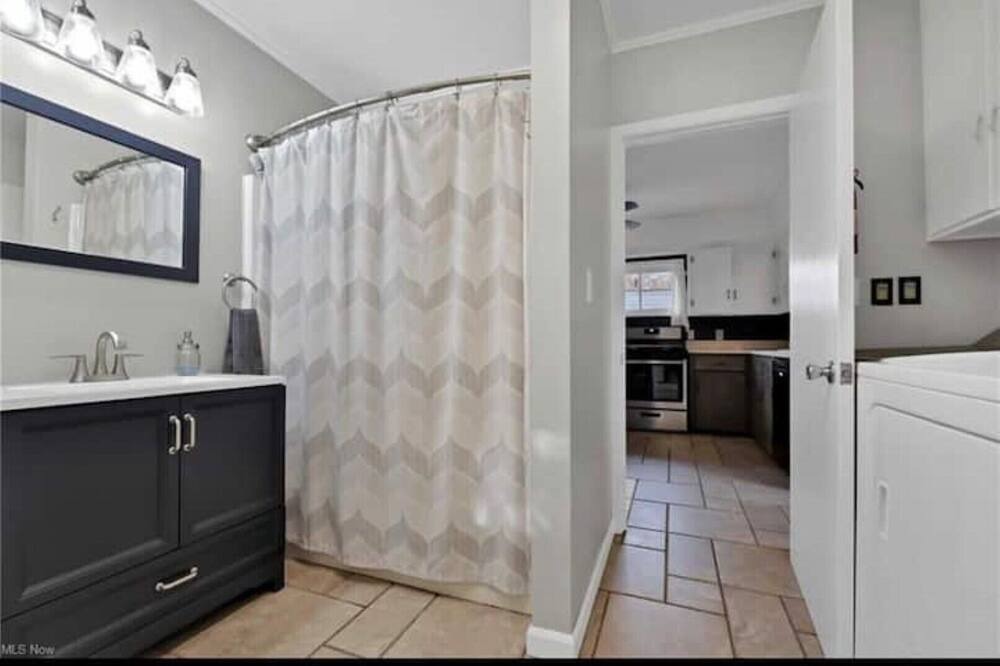 Photo of Bedroom in Avon Lake