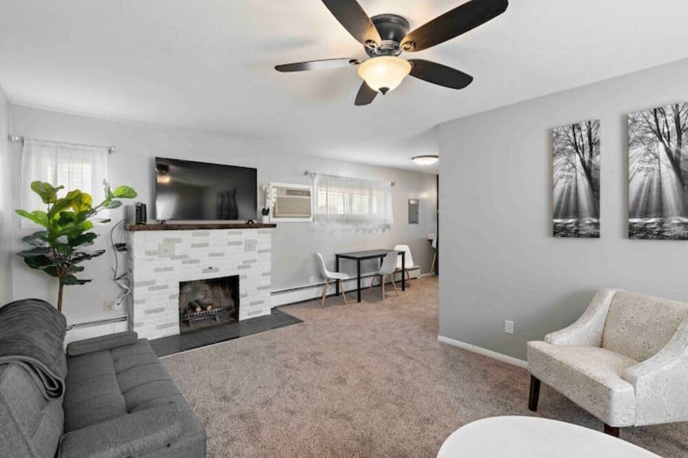 Photo of Livingroom in Avon Lake