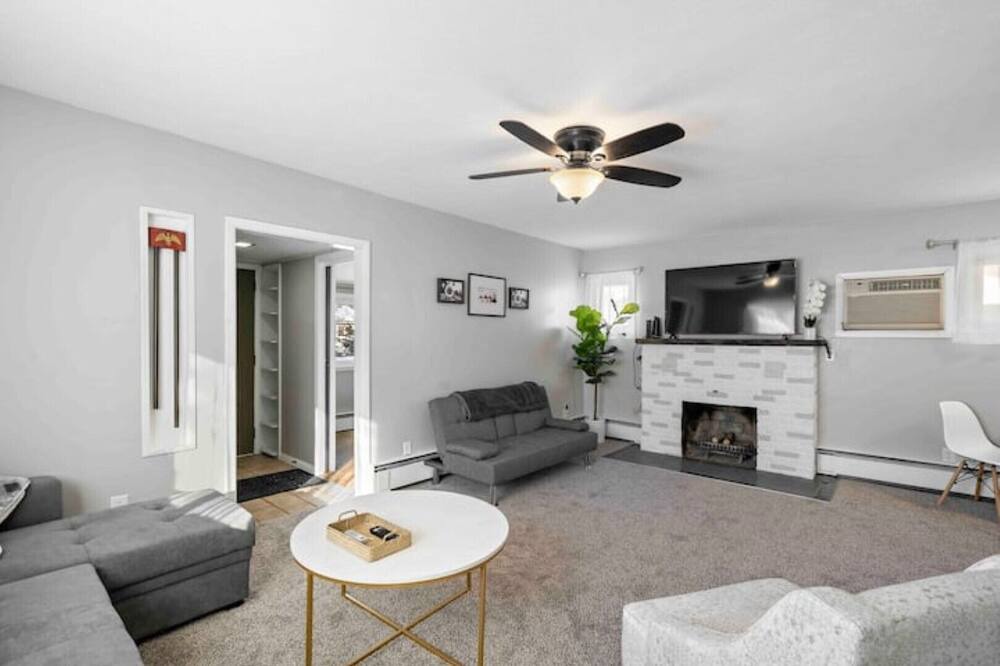 Photo of Livingroom in Avon Lake