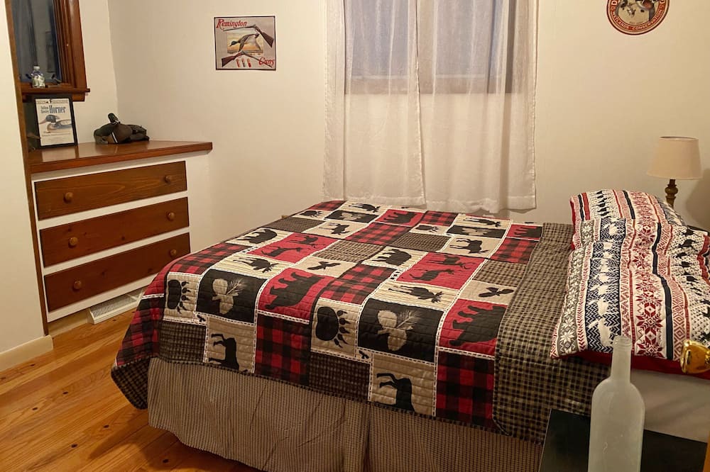 Photo of Bedroom in Indian Lake