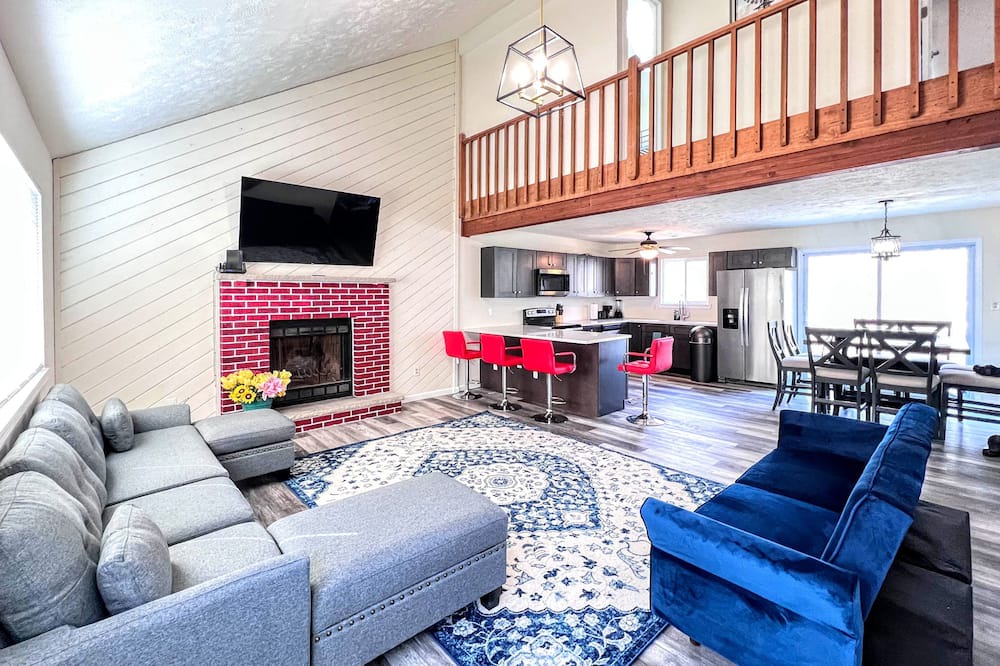 Photo of Livingroom in Tobyhanna