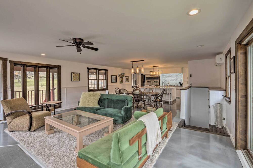 Photo of Livingroom in Woodbury