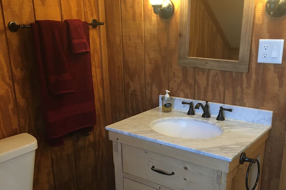 Photo of Bathroom in Metamora