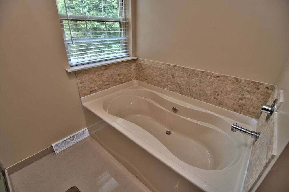 Photo of Bathroom in Henryville