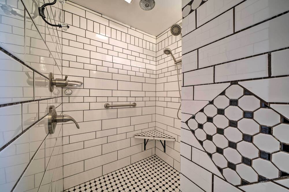 Photo of Bathroom in North Lima
