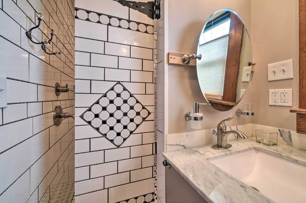 Photo of Bathroom in North Lima