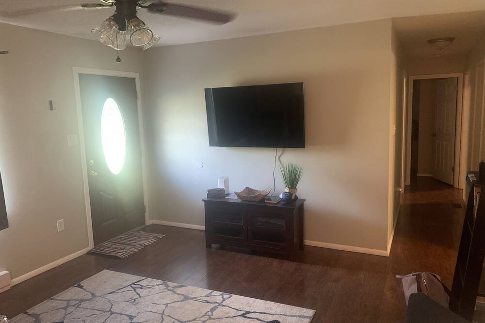 Photo of Livingroom in Bellefonte