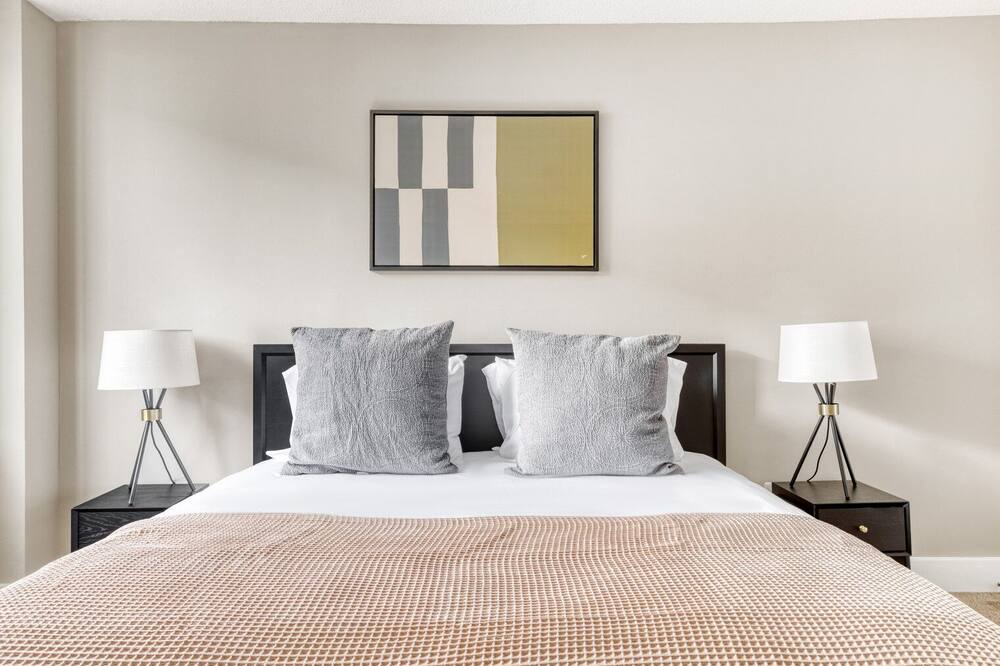 Photo of Bedroom in Crystal City