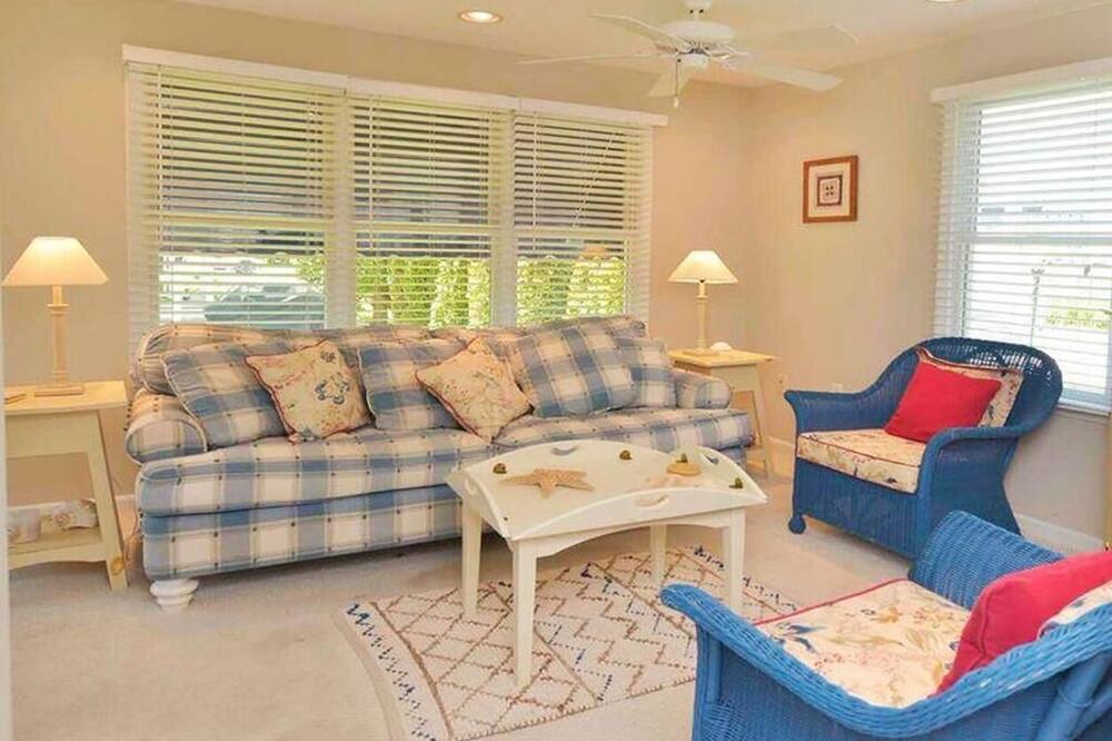 Photo of Livingroom in Avalon