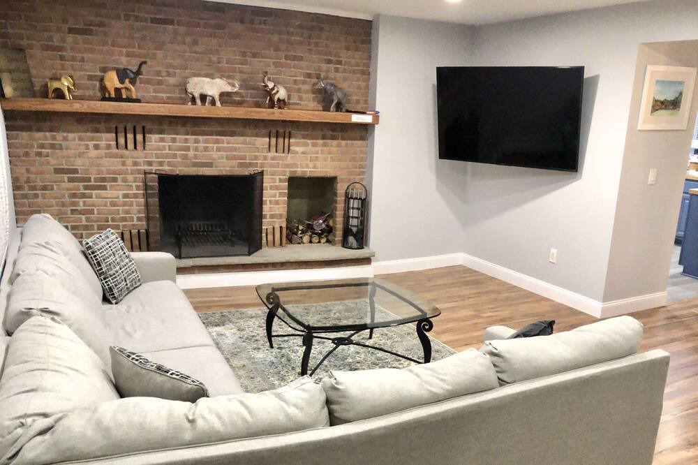 Photo of Livingroom in Henryville