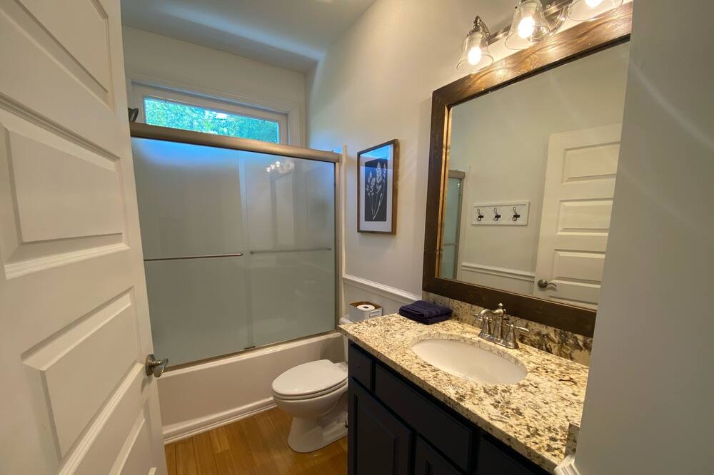 Photo of Bathroom in Ten Mile