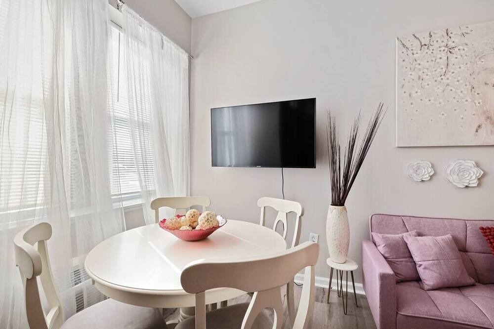 Photo of Bedroom in Graduate Hospital