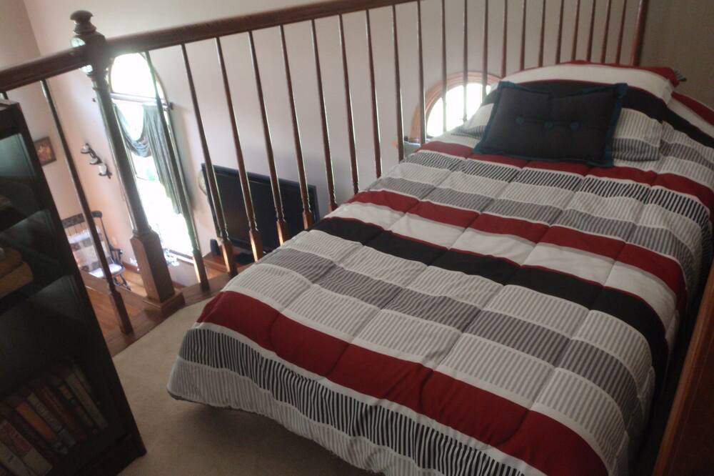Photo of Bedroom in Butztown