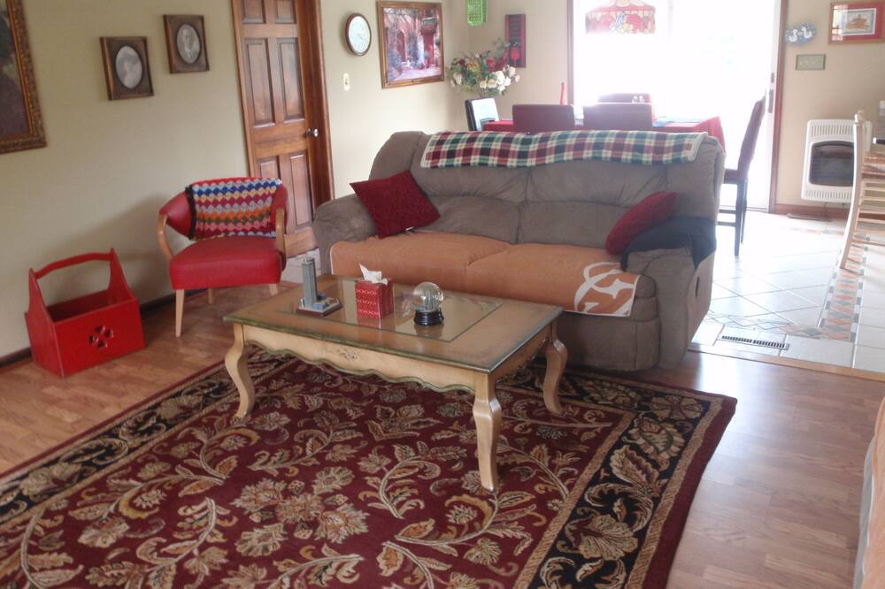 Photo of Livingroom in Butztown