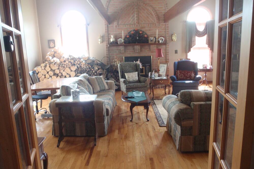 Photo of Livingroom in Butztown
