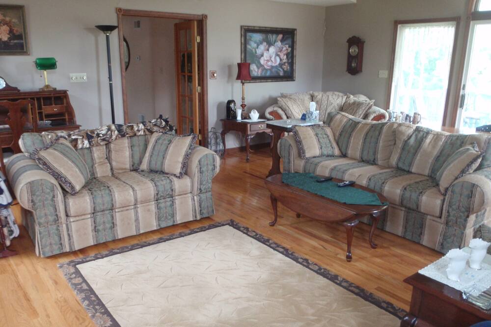 Photo of Livingroom in Butztown