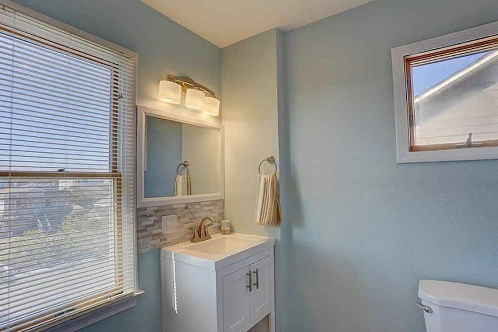 Photo of Bathroom in Nags Head