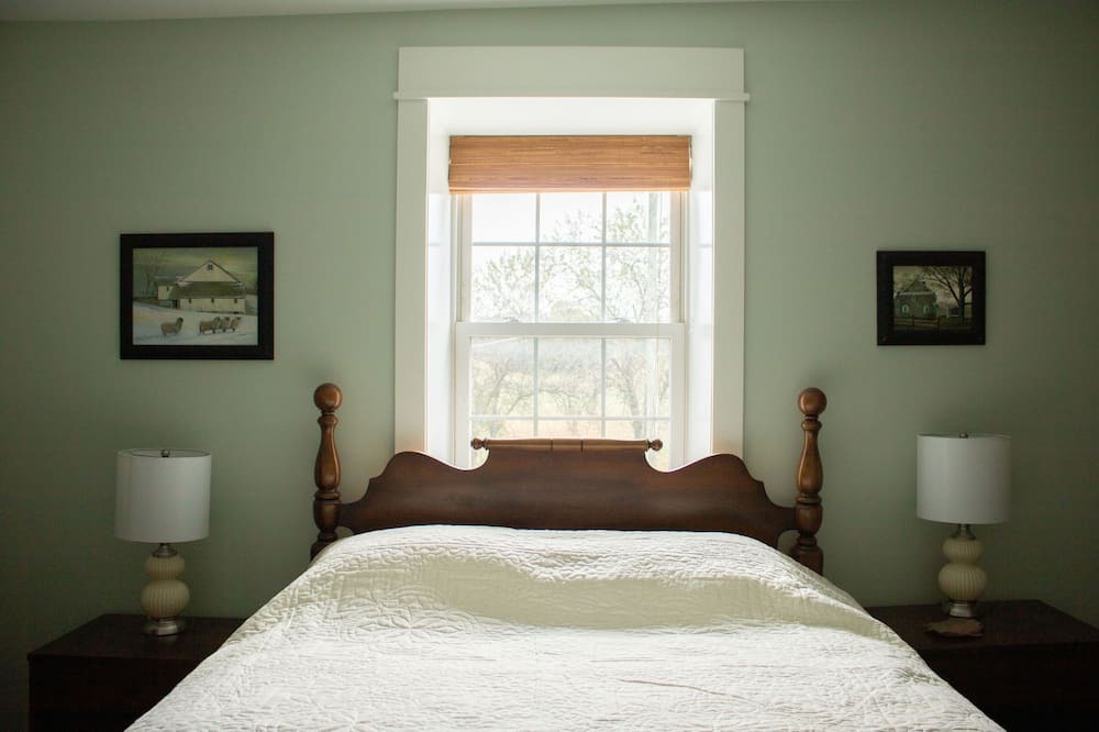 Photo of Bedroom in New Midway