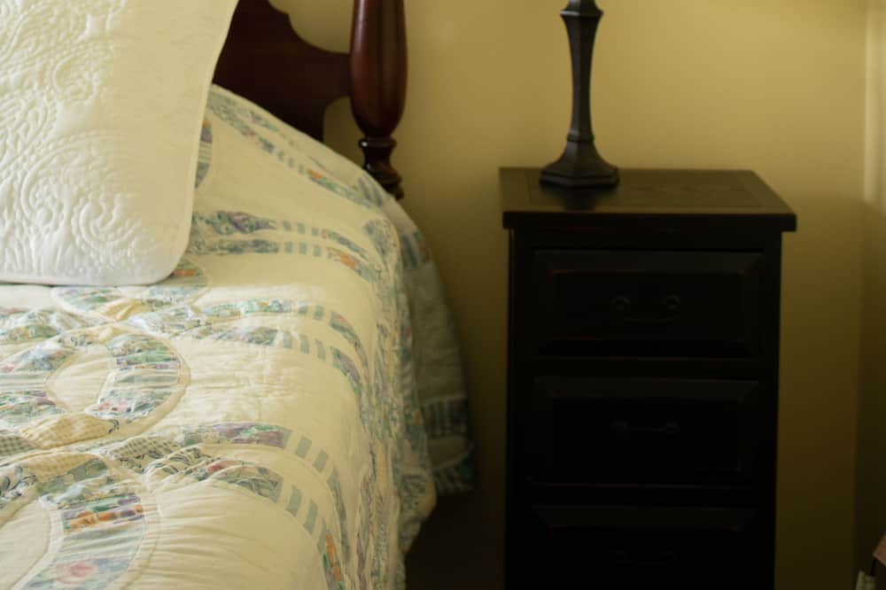 Photo of Bedroom in New Midway