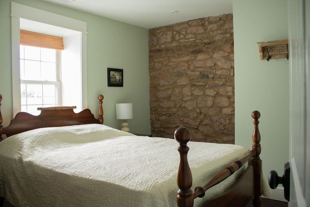 Photo of Bedroom in New Midway
