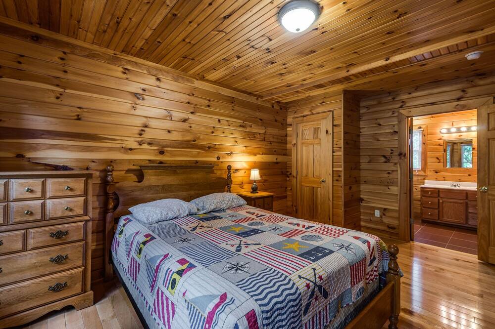 Photo of Bedroom in Allons
