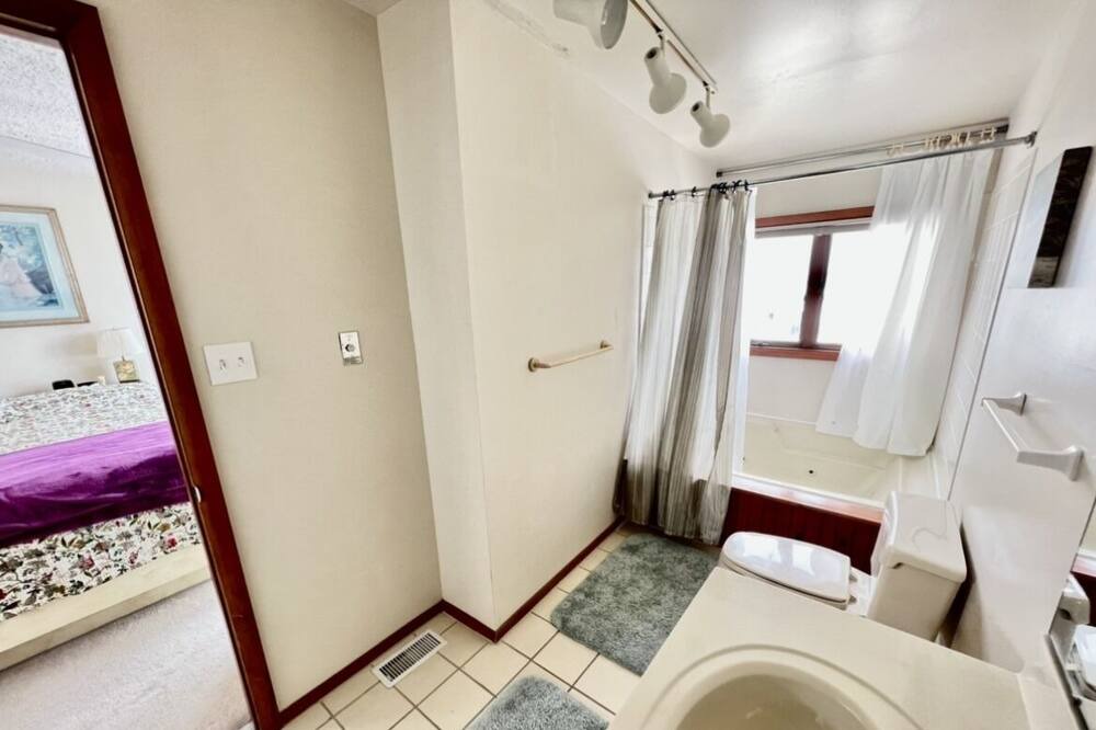 Photo of Bathroom in Sea Isle City
